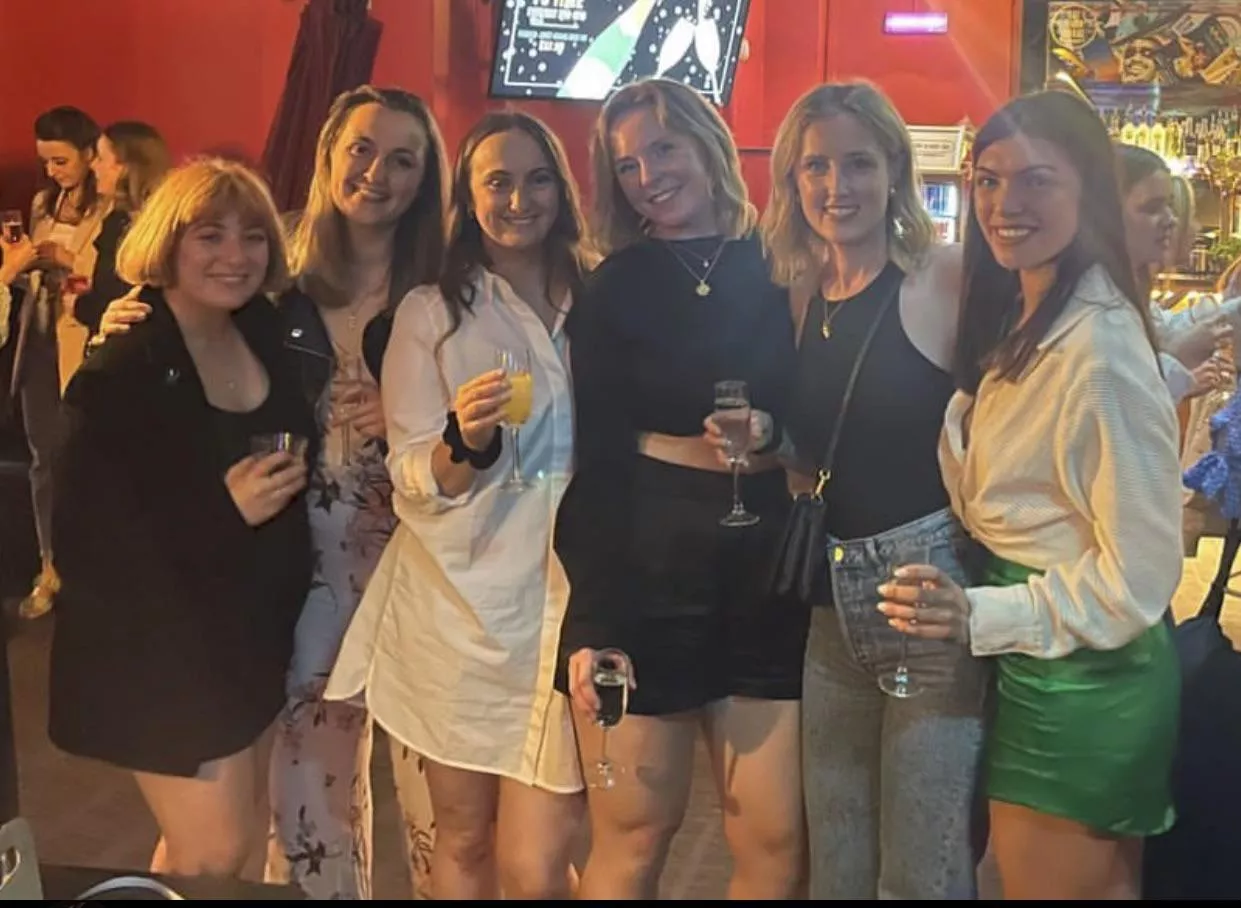 [6] hot girls!