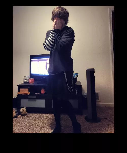 any love left for the shy emo femboy? 🥺👉👈🖤🖤🖤