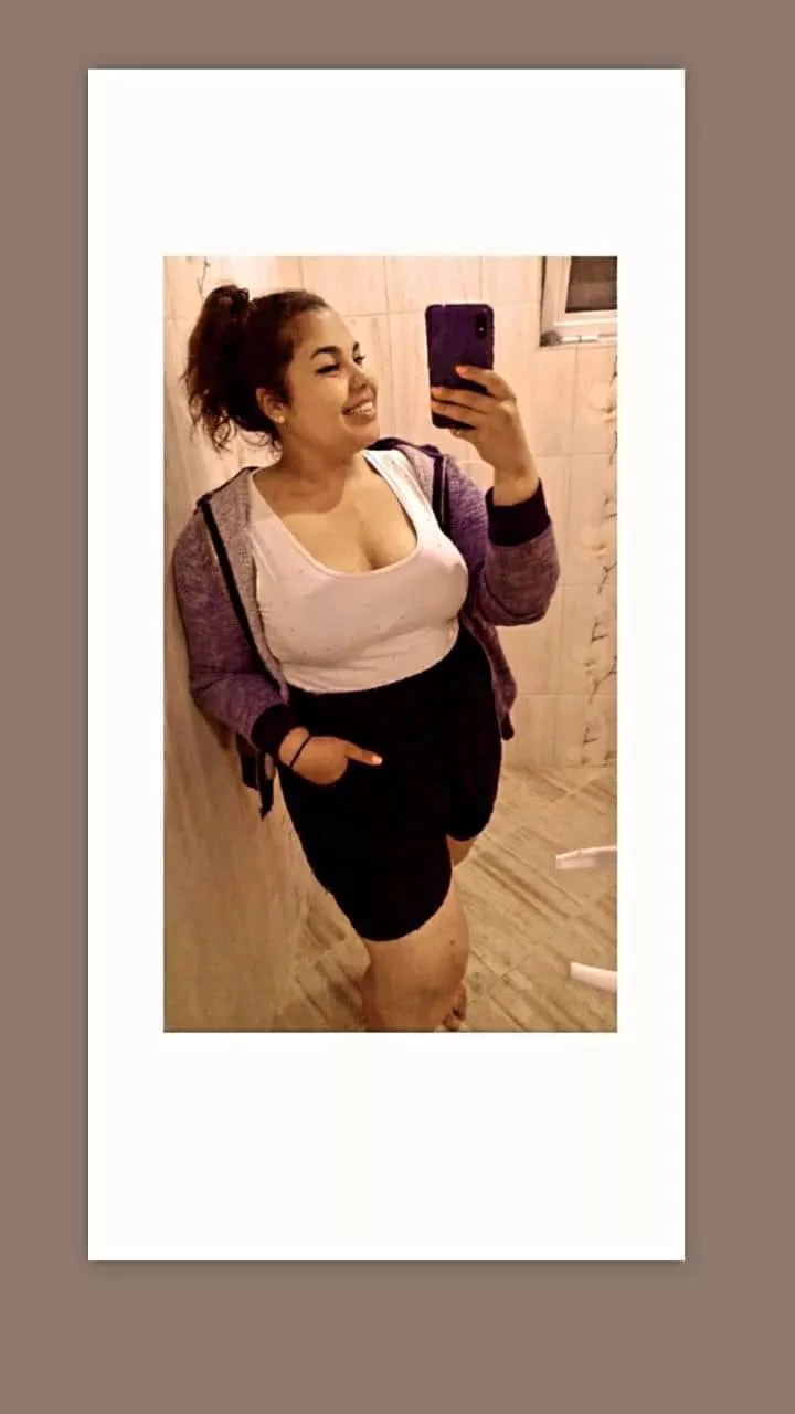 Bored, dm me!