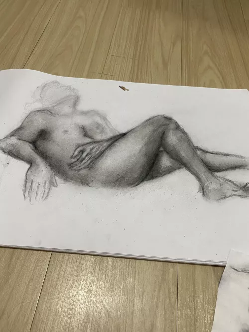[F] looking for fit girls i can draw. I’m a straight woman who draw for fun. Nude pics okay! In person okay din, basta may place. I do nude male drawings din.