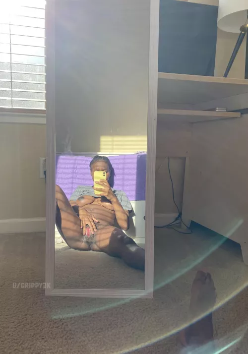 I love spreading my pussy so you can see how pink it is :)