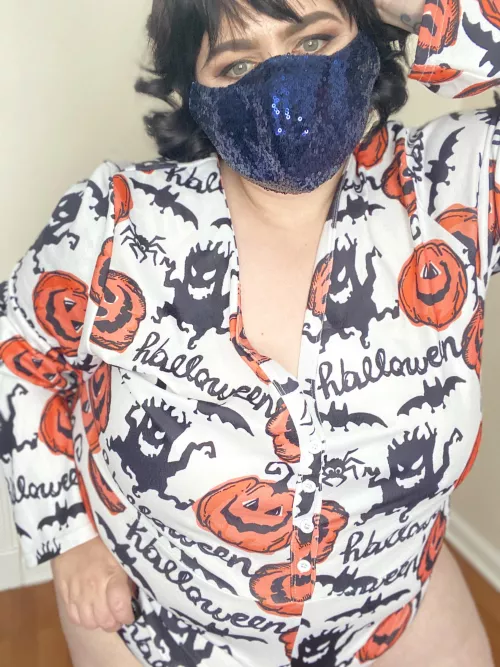 I wasn’t raised in a barn, but I can raise cock