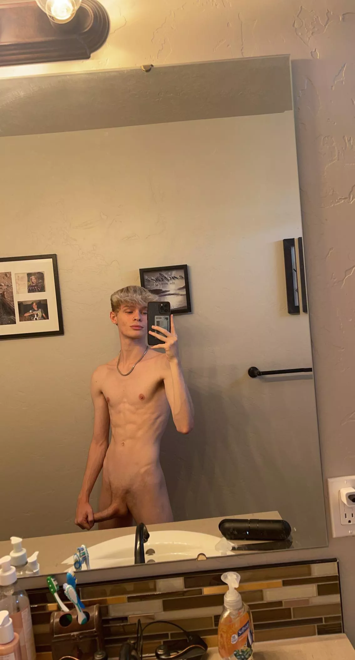 I’m horny 🍆