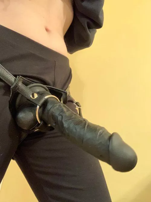 I’m ready to fuck tonight. Who wants it? 😈