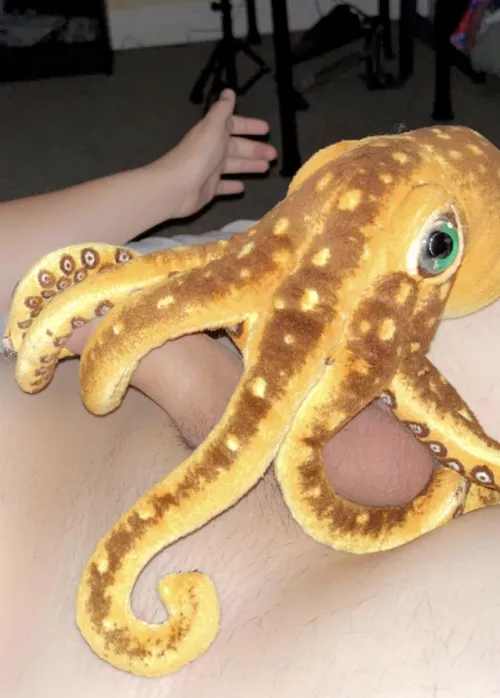 looks like my little friend has found something ❤️❤️