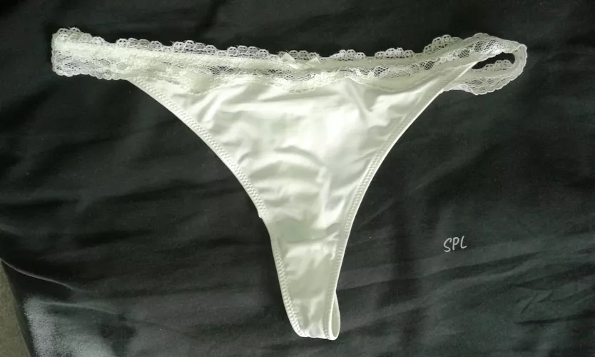 To celebrate some new Followers and as a warm welcome: My delicious white thong!😘🙏