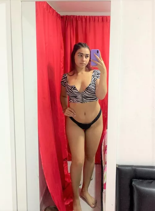 am i hot enough to catch your attention?