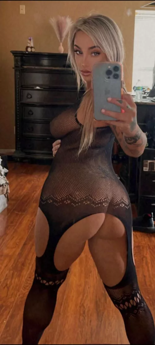 Anyone have a face or thick dick I can sit on?