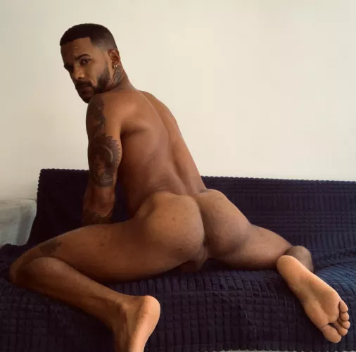 If you dont fuck me well, I show you how it is done. Deal? 😏