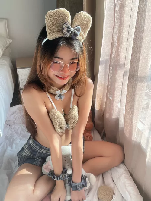 If your dick is too small I'll laugh, if not i'll be gaggin