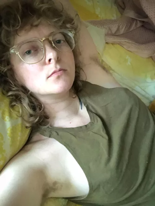 Life is just better with armpit hair ☀️