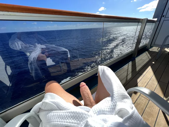 Nobody around on deck