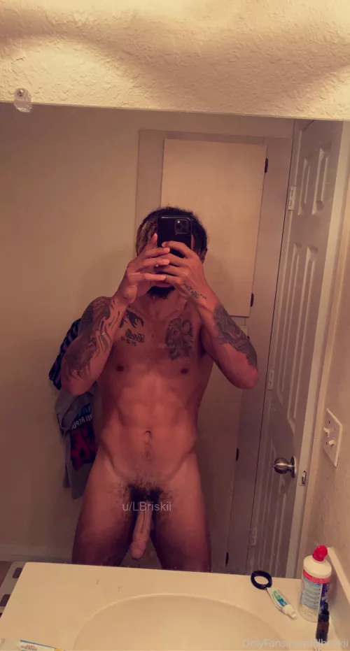 Nobody is around , come closer and put your mouth around it!