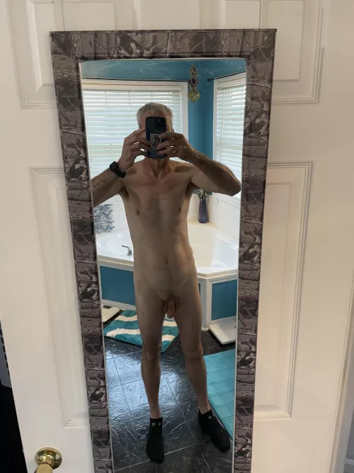 49 M Hoosier daddy. Starting my holiday weekend right.