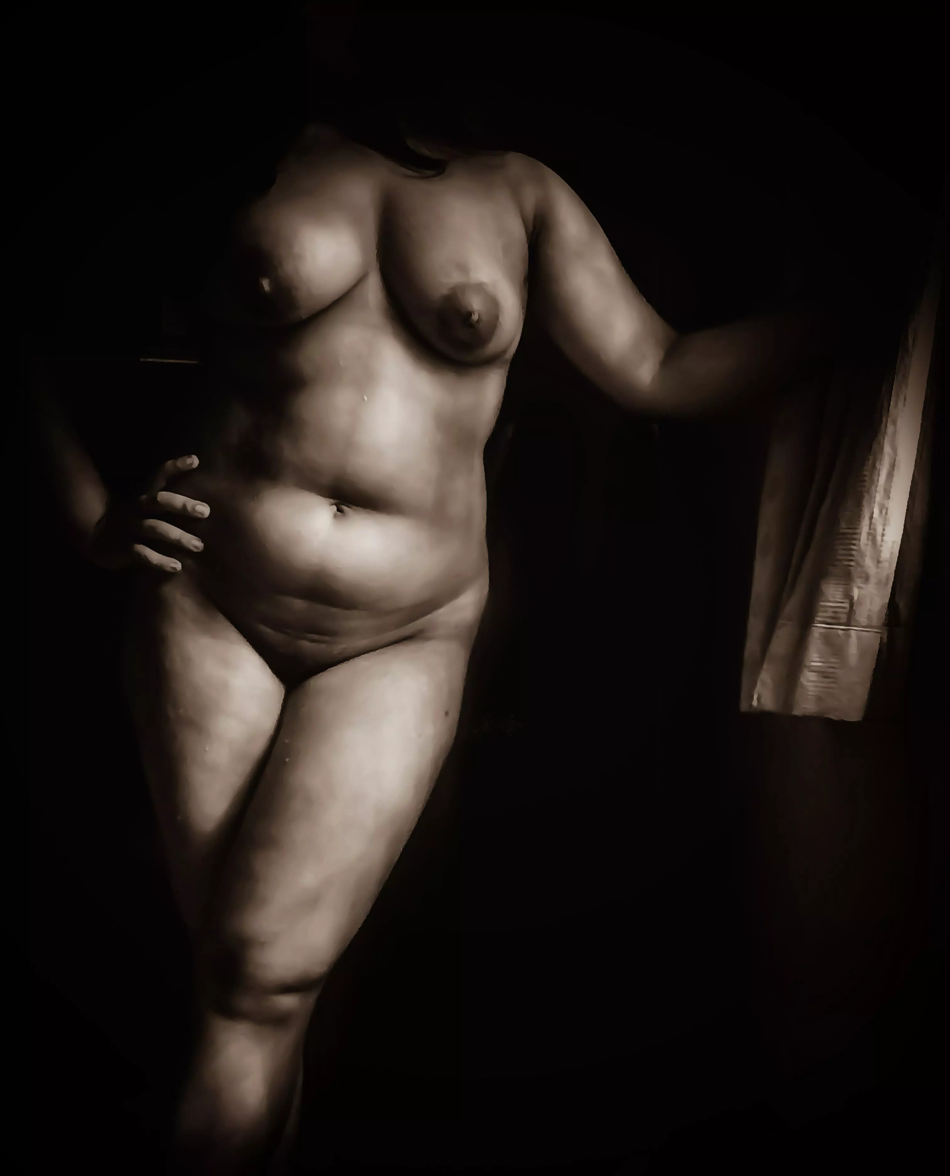 🖤(f)