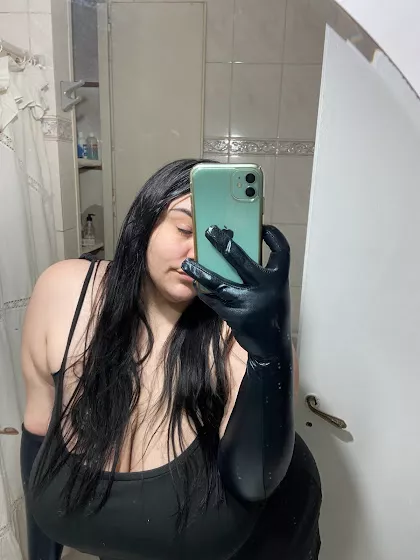 WHO IS LOOKING FOR A MISTRESS? IM HERE