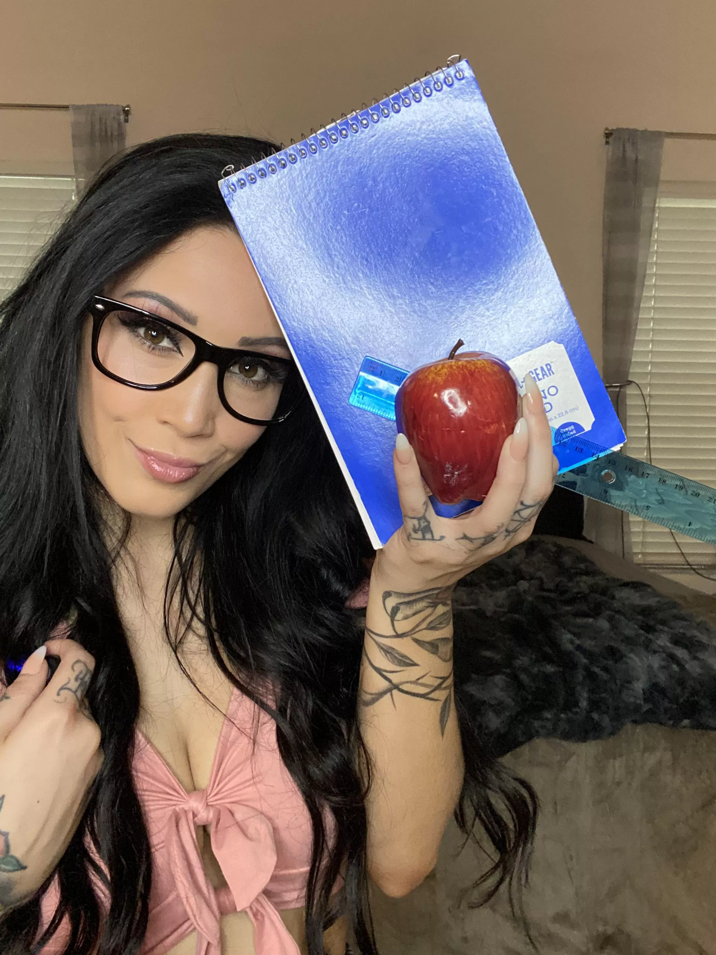 🤓📚🍎