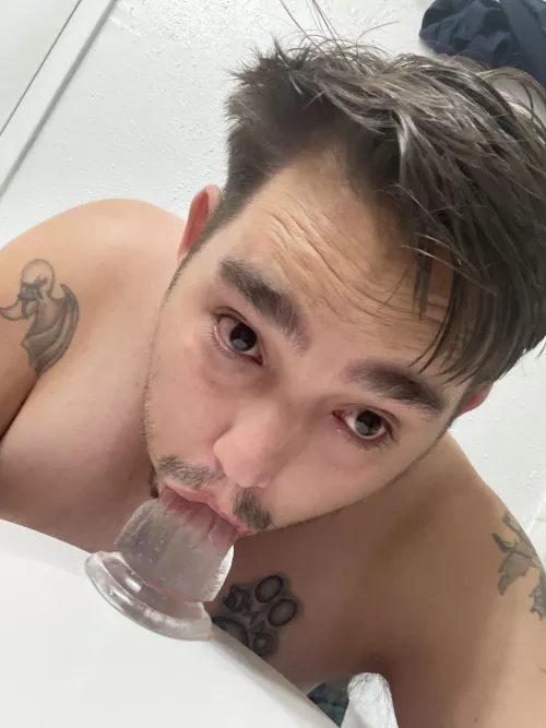 (29) Whose big cock wants to filll my hungry mouth