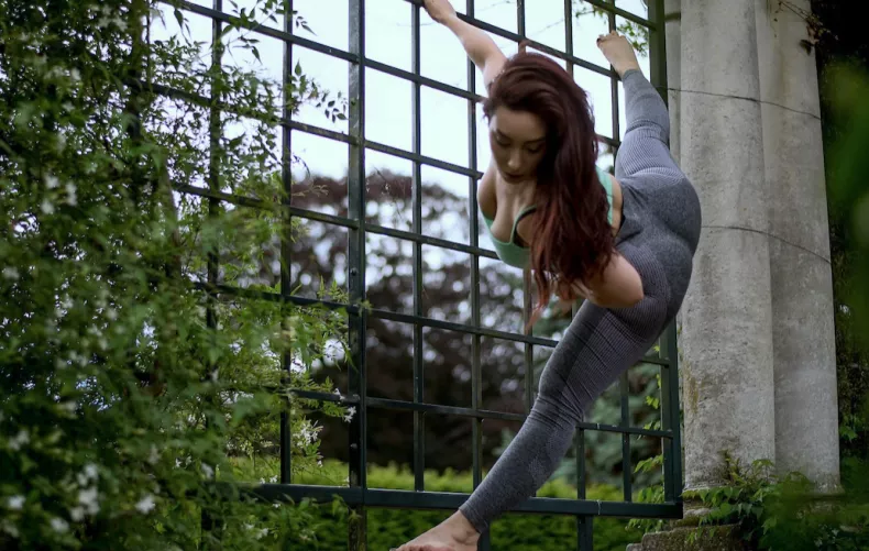 A stretch a day keeps the doctor away ✨