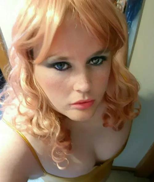 anyone want to push my exposure further? please message or kik - lildickiesissy