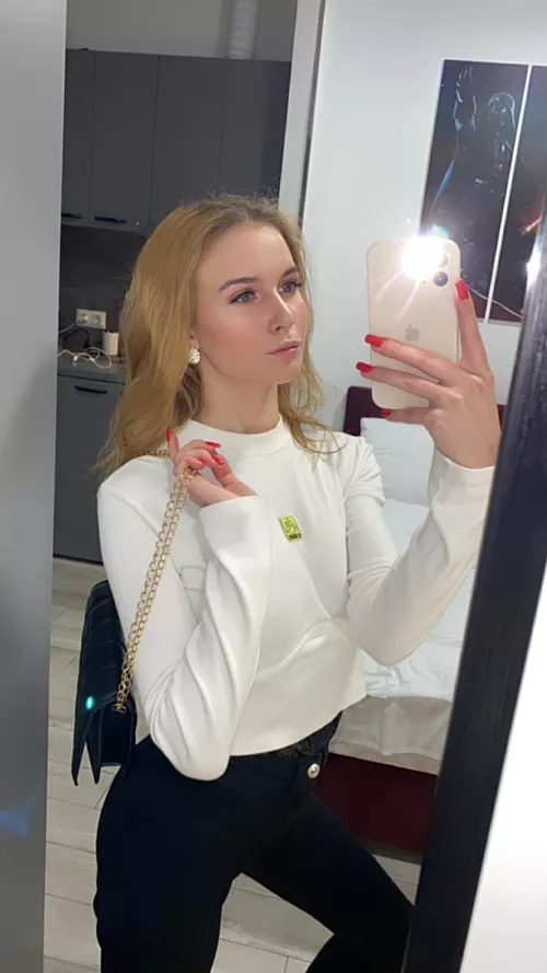 Cum play with me on my snap [F]19