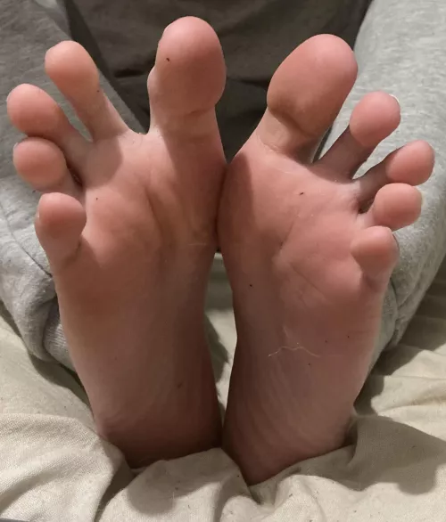 Footjob?😈