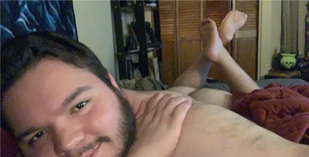 Newly single, anyone wanna come stuff themselves in this ass?