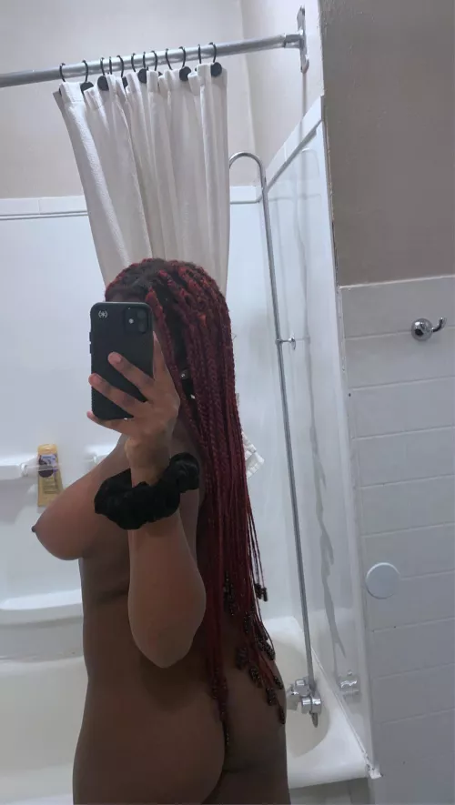 would anyone want to see a video of me riding reverse cowgirl on a BWC?? Lmk <3