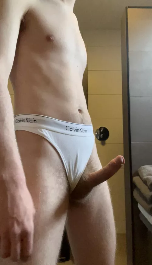 20m anybody looking for a cute houseboy 😏