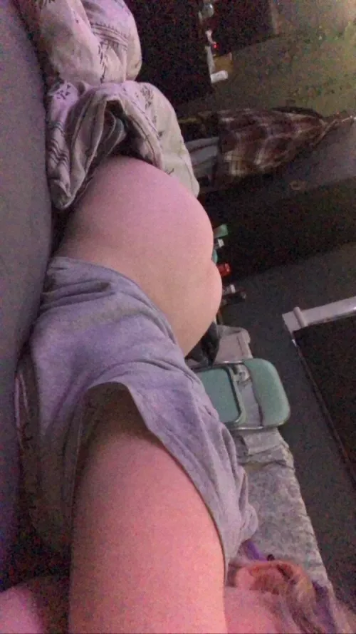 21F is it just me who loves reading other peoples sexting? ;)