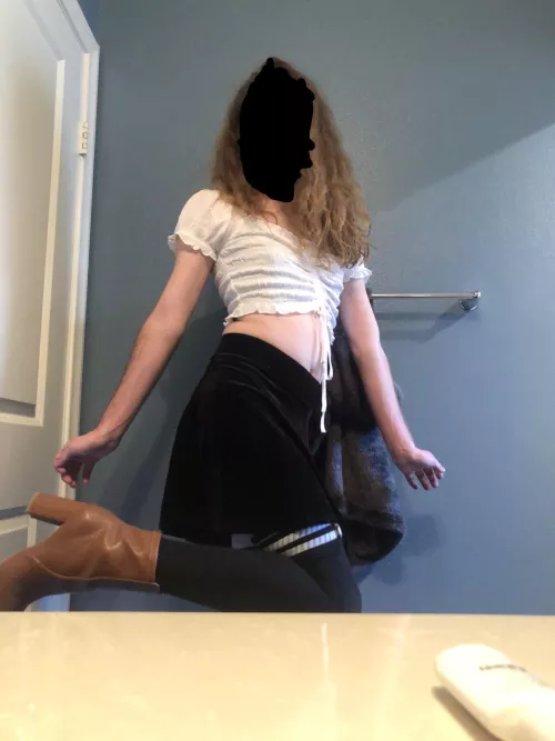 If only I had someone to buy more more cute outfits so I could always dress girly 👀🥰