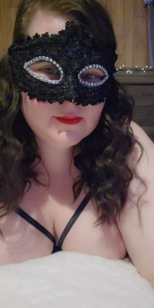 If you stopped to admire, don't be shy, say hi! I'm new here. 😇