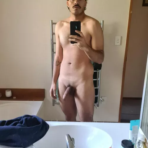 [m] I'm starting to feel the results. I could use a gym buddy 😌