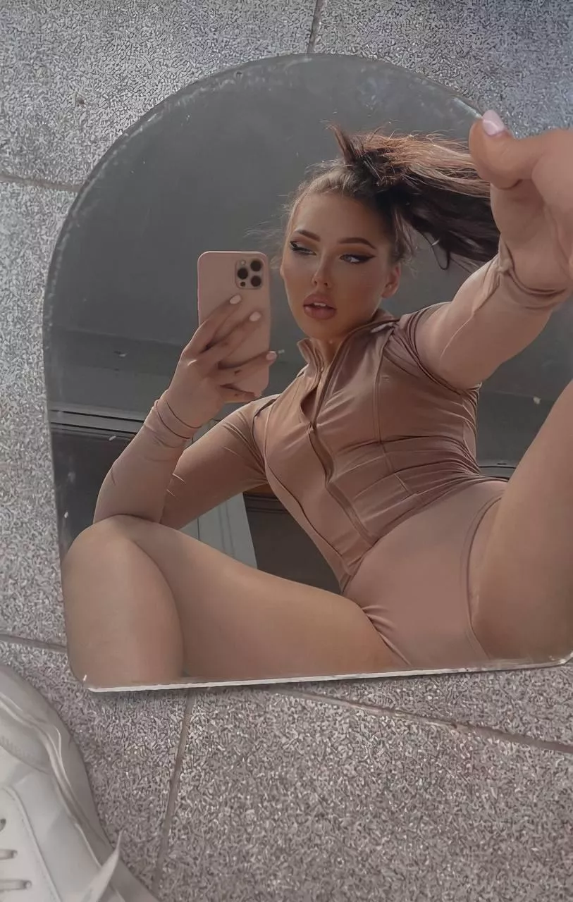 My pussy gets wet when I see your messages.