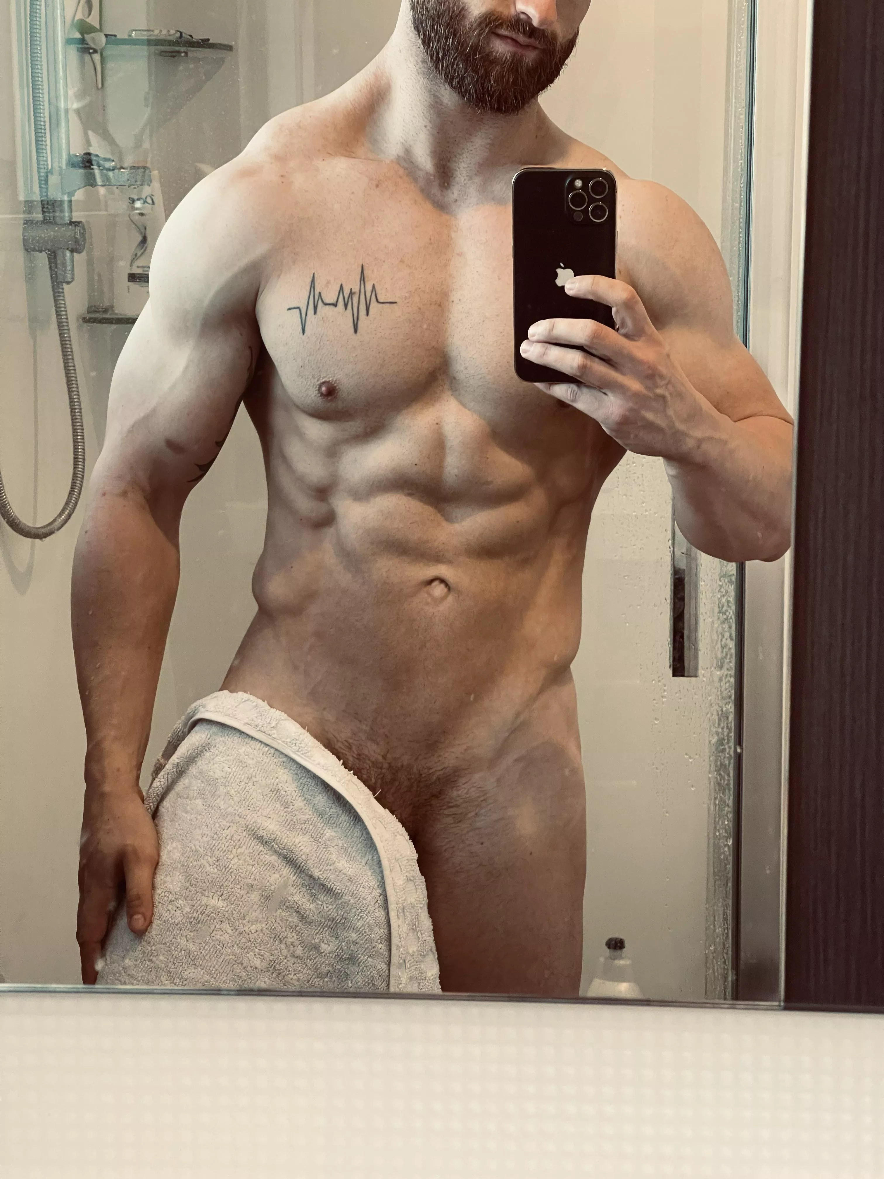 Who wants to see more ? 😏👀