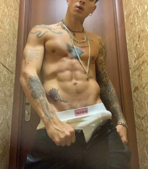 With dick out it looks like W ahahaha do you wanna see?