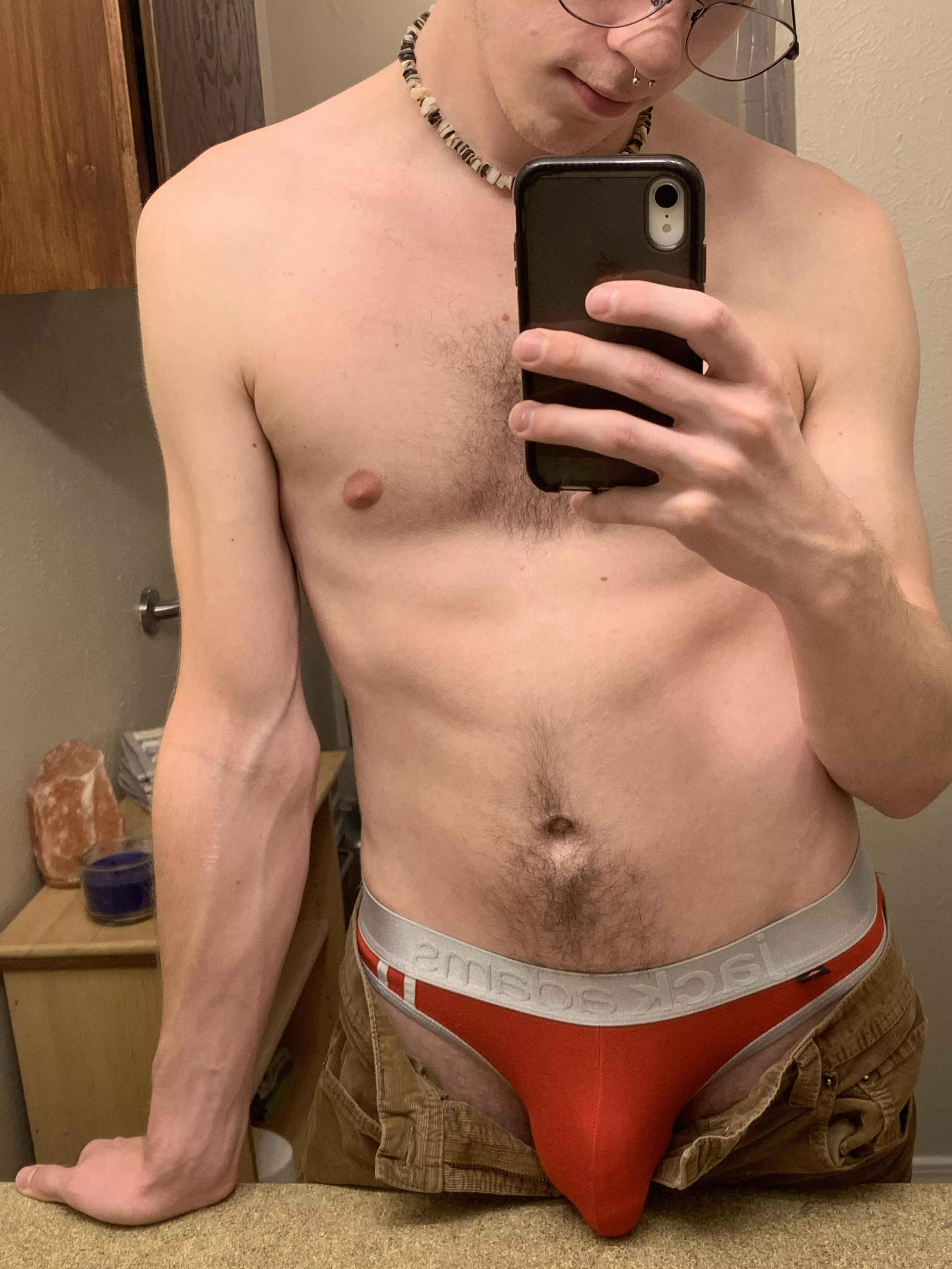 👀