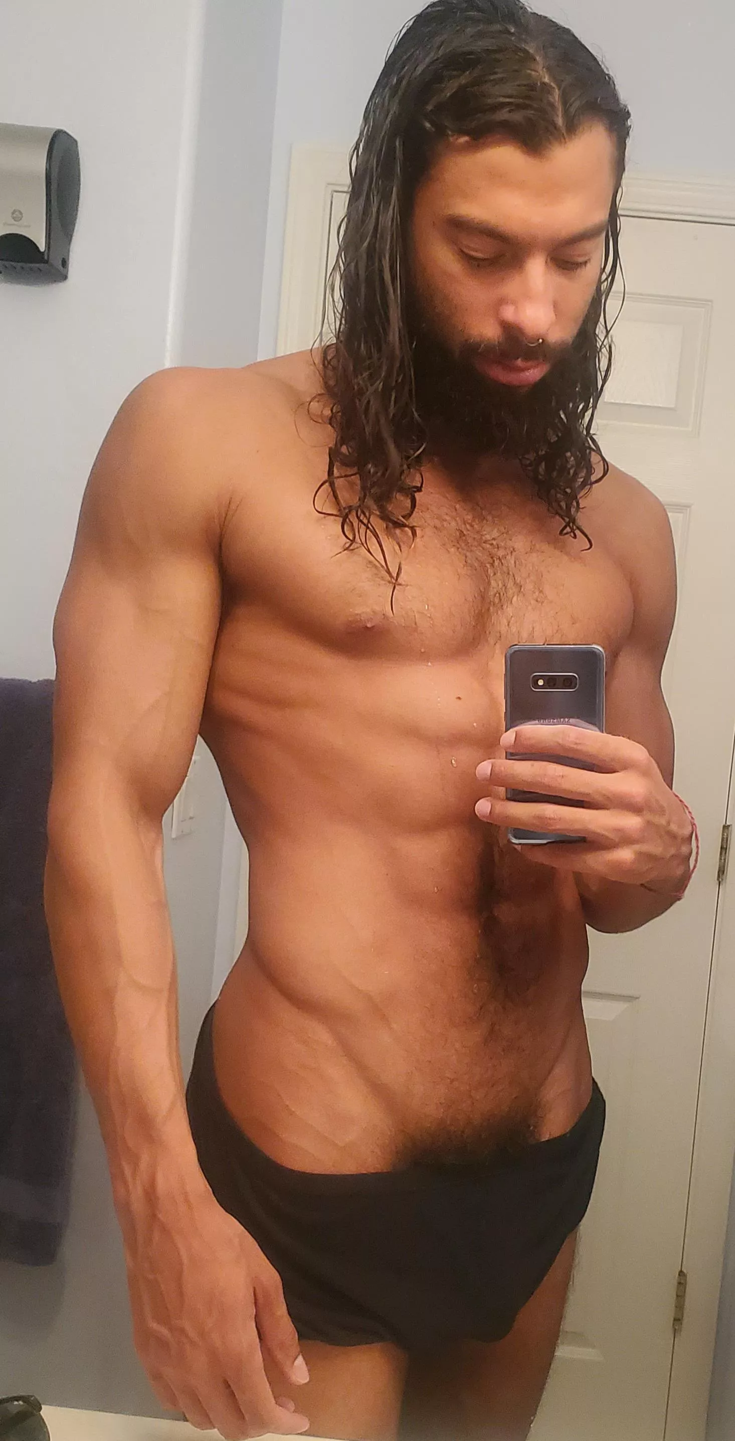 😈