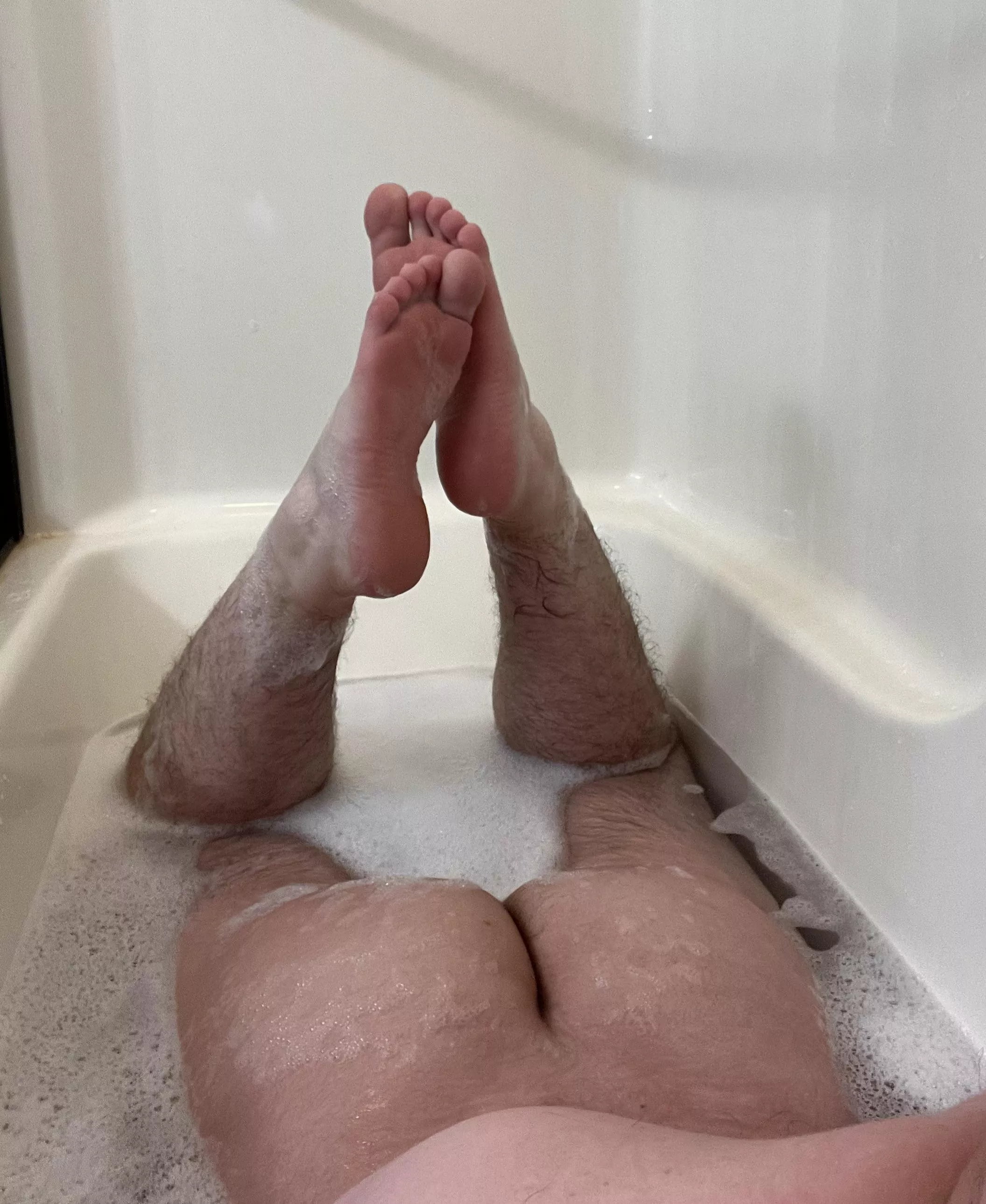 Feeling frisky in the bath😈