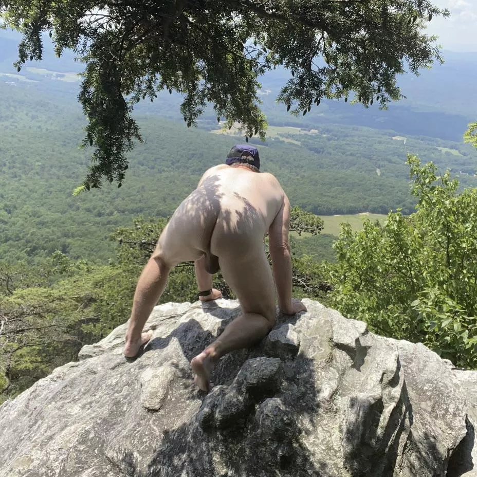 Great Day For Hiking 🥾