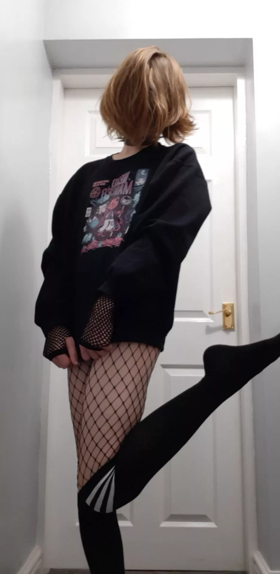 no pants 🧐