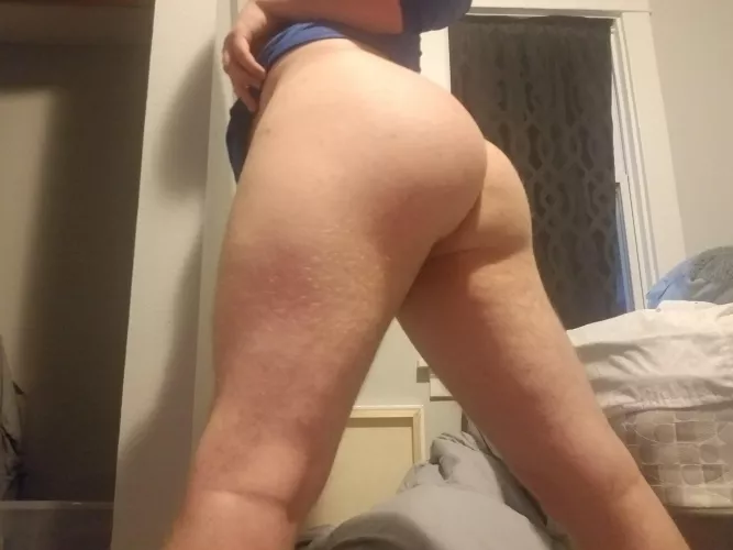 [20] Im here for one reason, your pleasure 😘