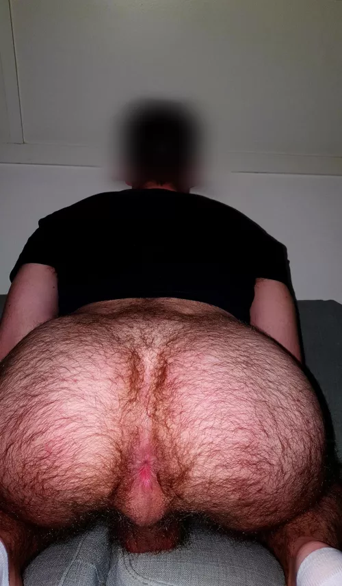 Does anyone here like my 20 year old hairy ass?
