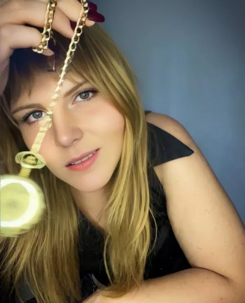 Focus, for me. 🌀💋