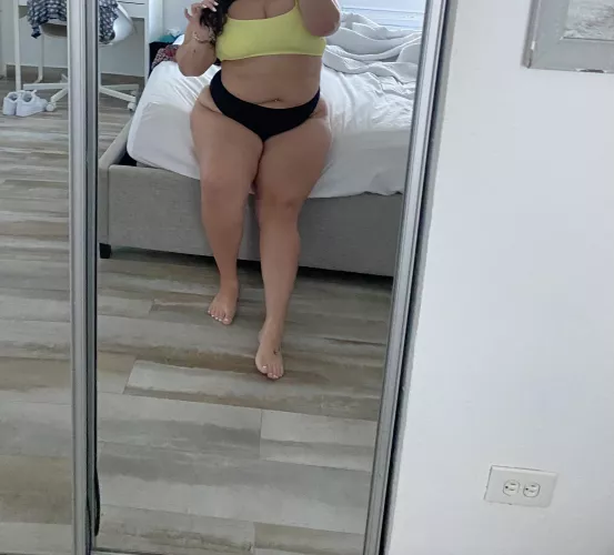 Hey there I’m Lety young Latina girl ☺️