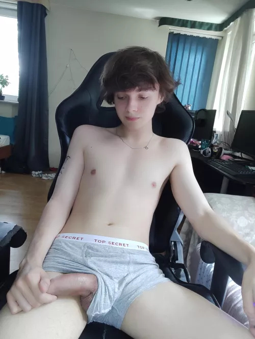 i need someone who looks at me the way i look at my cock 😩