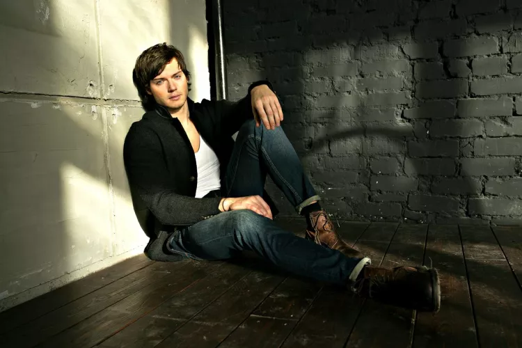 Sometimes I have too many clothes on. How do you like this style?