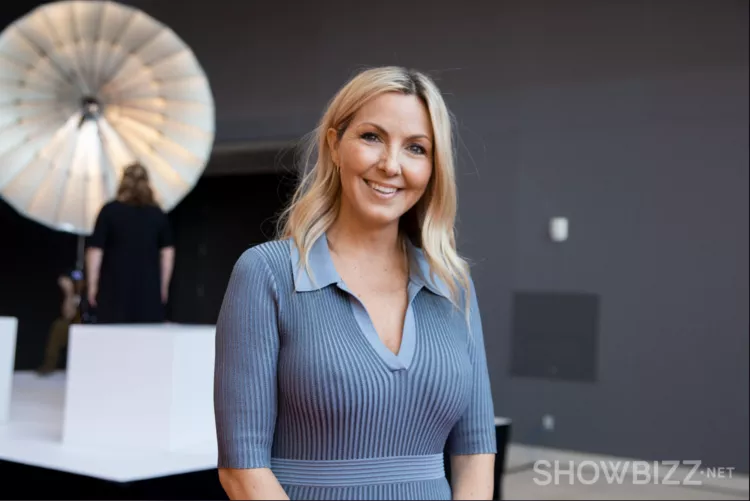 The A/C is working its magic on this celeb milf.