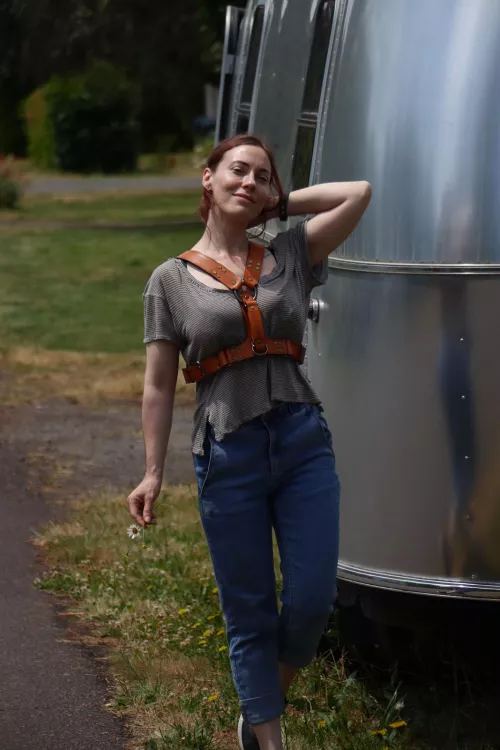 wearing a leather harness over everyday clothes ✨️💖