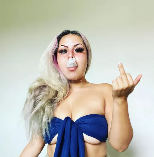 23 [f] hungry, horny, lonely 😔